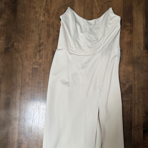 Babaton NWT strapless cream dress size 10 - Picture 1 of 1